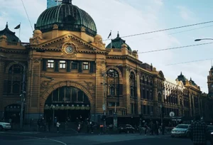Flinders Street railway station in Melbourne, AU
